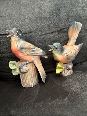 Vintage Japan Lego Ceramic Hand-Painted Bird On Stump Salt & Shaker Set